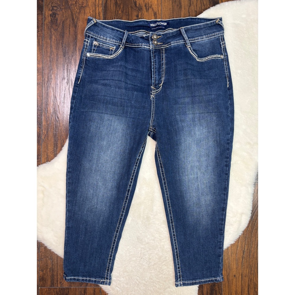 WallFlower Luscious Curvy Fit Jeans 18 Dark Wash Embroidered Women